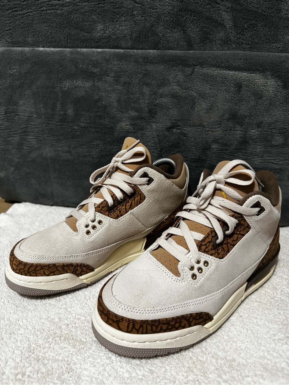 Youth 6Y , Women’s 7.5 Jordan 3 Retro Casual Suede Sneakers in Beige and Brown